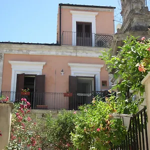 la-casa-rosa-modica.sicilyhotelsitaly.net/